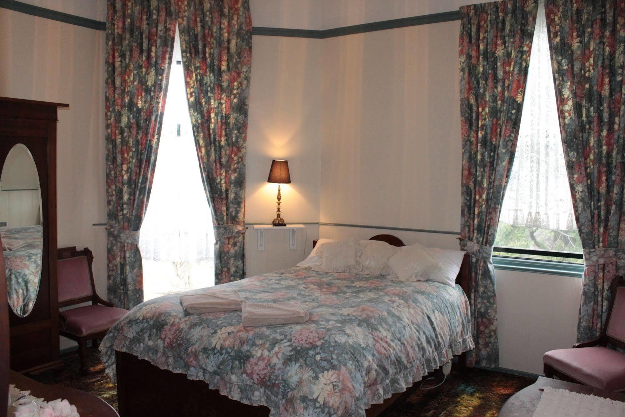 Bischoff Hotel Waratah Esterno foto
