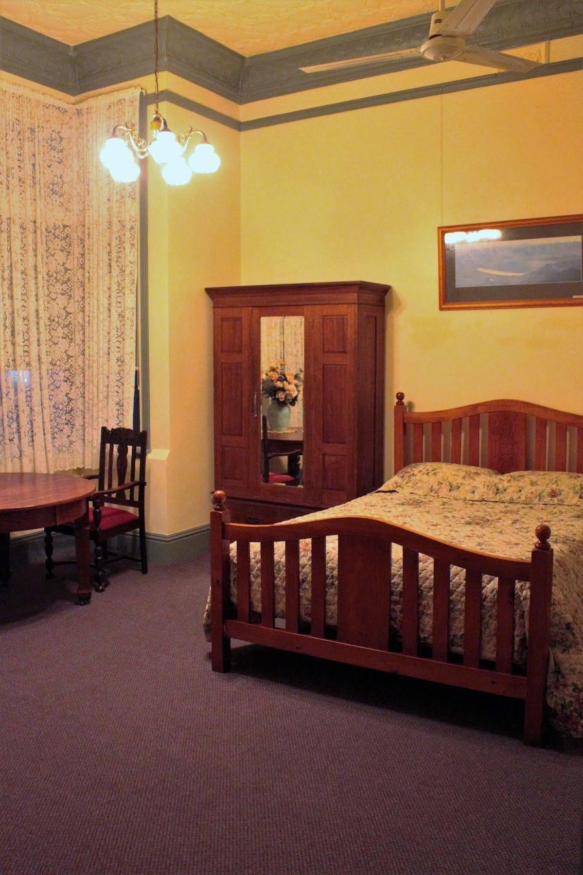 Bischoff Hotel Waratah Esterno foto