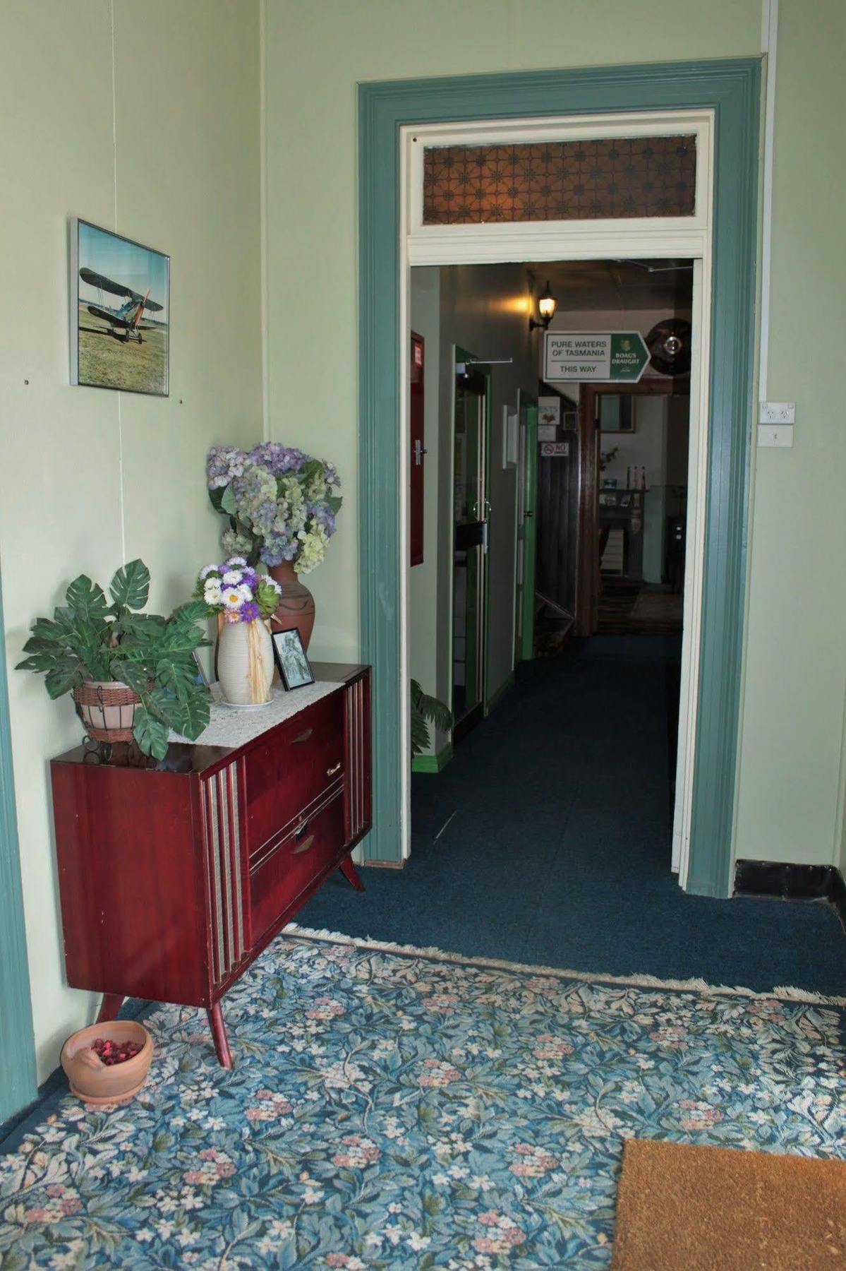 Bischoff Hotel Waratah Esterno foto